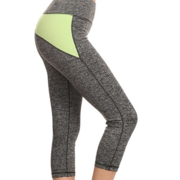 High Rise Seamless Capri Leggings - Picture 2 of 6